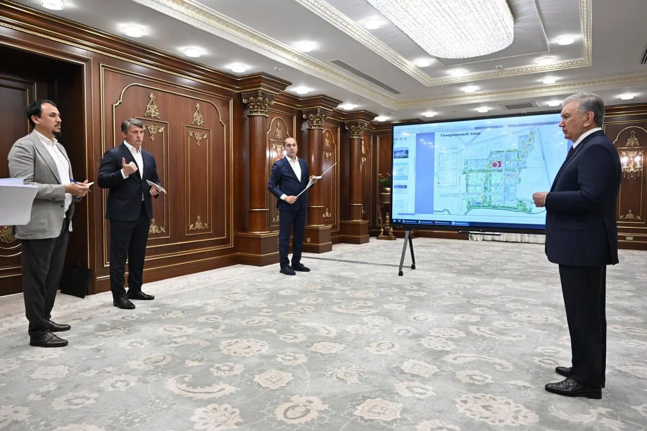 Президент туризм ва бунёдкорлик лойиҳалари тақдимоти билан танишди